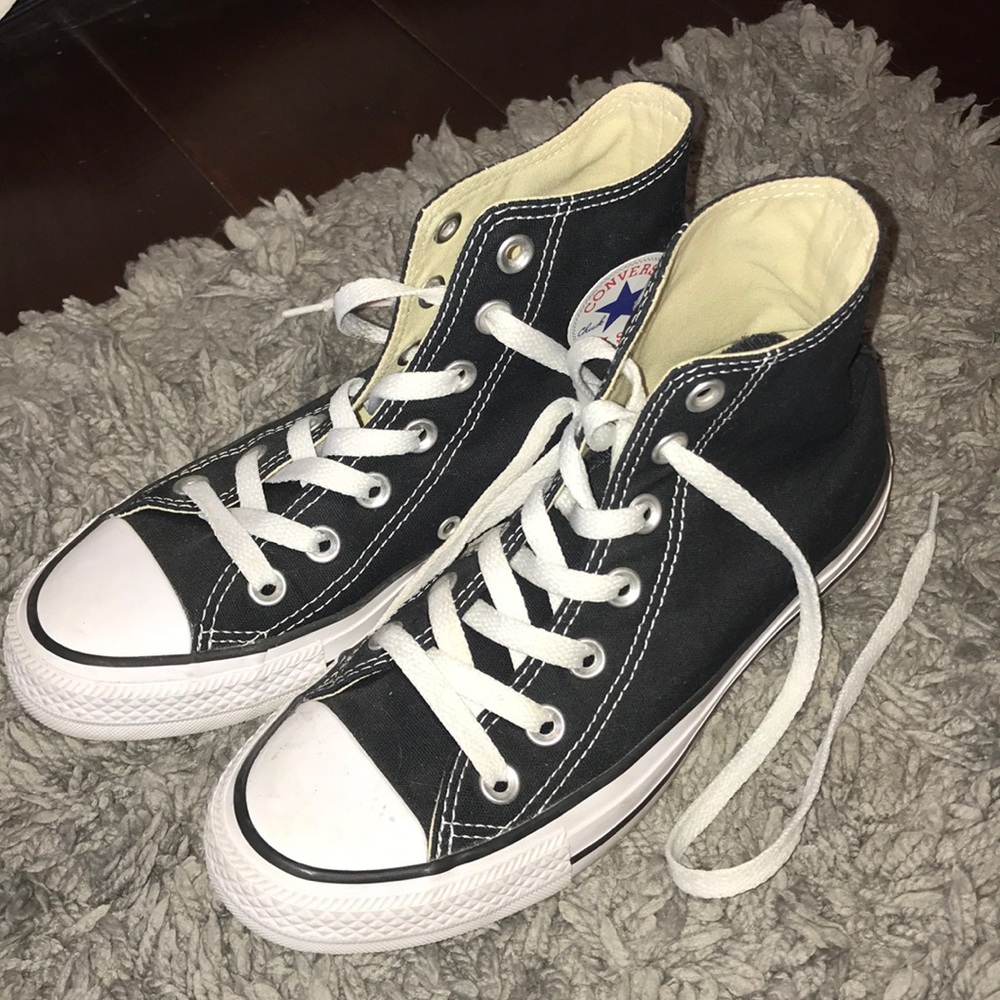 Woman 6 hightop black converse